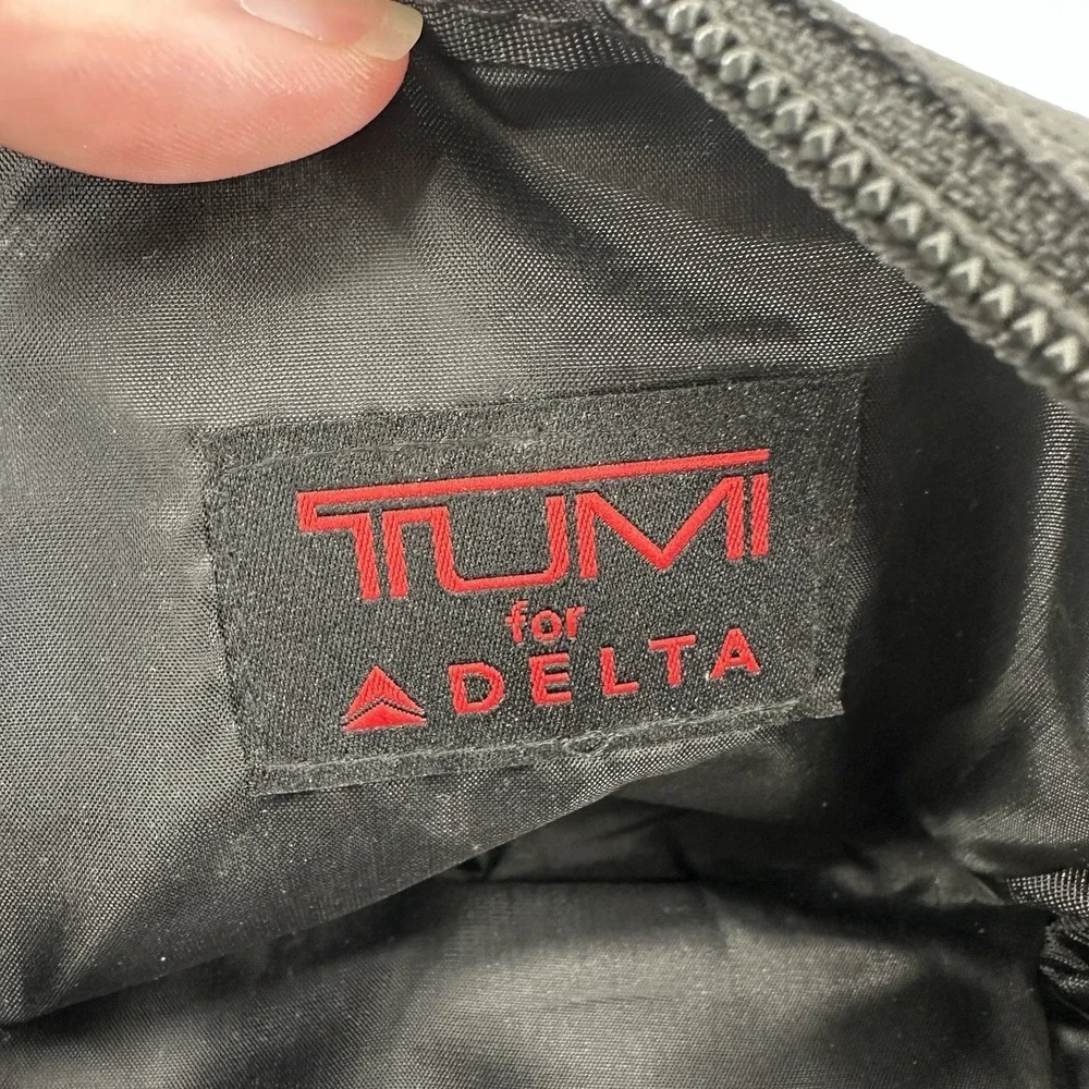 TUMI for DELTA Airlines Travel Storage Toiletry Makeup Cosmetics Bag Black